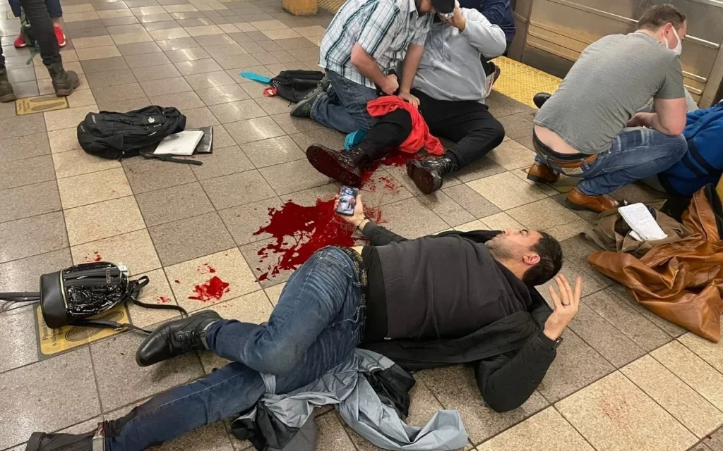 New York'ta tren istasyonuna saldırı