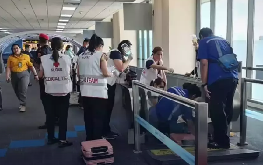 Tayland'da Havalimanındaki Yürüyen Yol Faciası