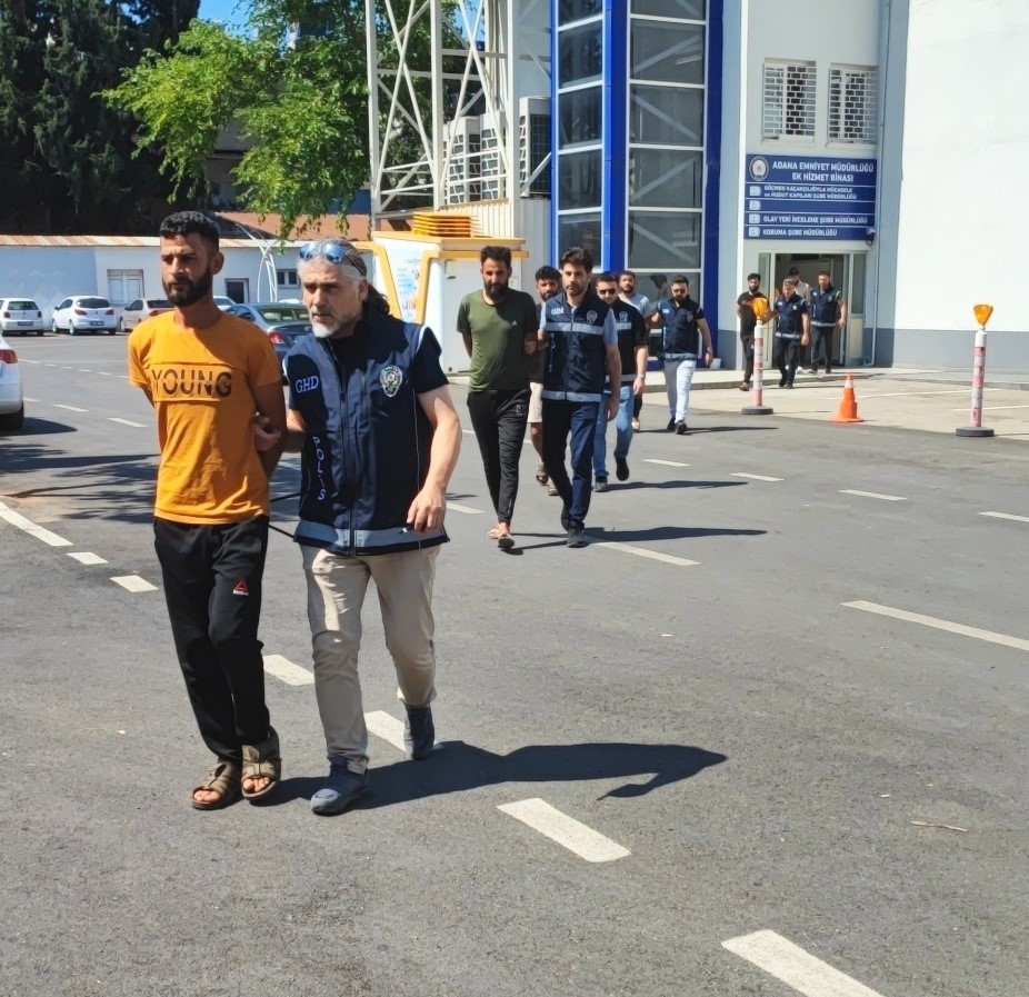 Adana’da Göçmen Kaçakçılığına 7 Gözaltı
