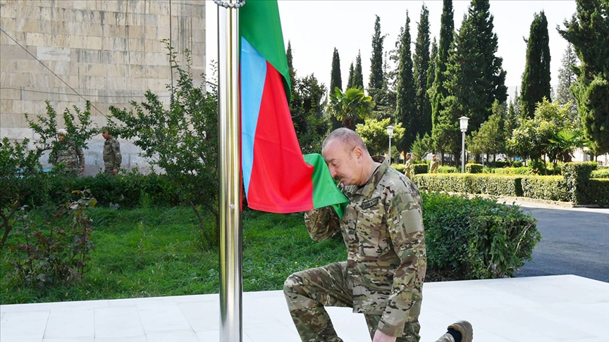 Aliyev, Karabağ’da Zafer Turu Attı: “Üç Palyaço Cezalarını Bekliyor”