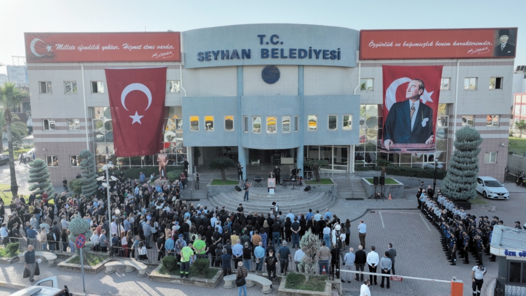 Seyhan Belediyesi'nden Atatürk'e Saygı Etkinliği