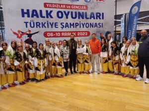 Seyhan'ın Halk Oyunları Ekibi Türkiye 3'üncüsü Oldu