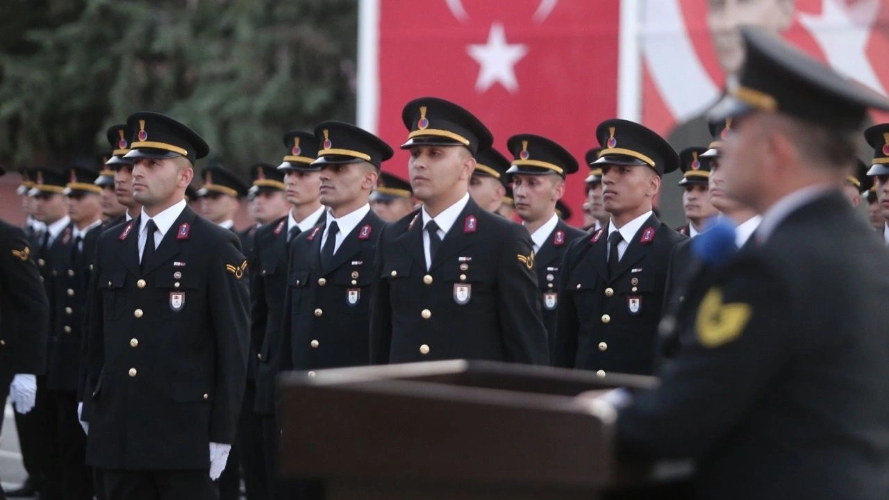 Atatürk Fotoğrafı Takmayan Teğmenlerin Nurcu Bağlantısı Görüntülerle Kanıtlandı