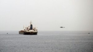 Husilerin Ticaret Gemilerine Saldırıları, Japon Denizcilik Devlerini Rotasını Değiştirmeye Zorluyor