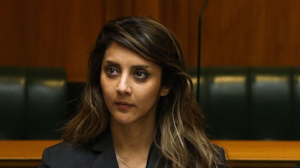 Yeni Zelanda'nın İlk Mülteci Milletvekili Hırsızlık Suçlamaları Üzerine İstifa Etti
