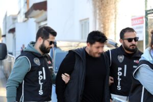 Adana'da 35 Bin Kutu İlaç Ele Geçirildi