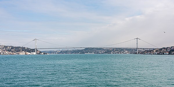 İstanbul Boğazı Gemi Trafiğine Açıldı