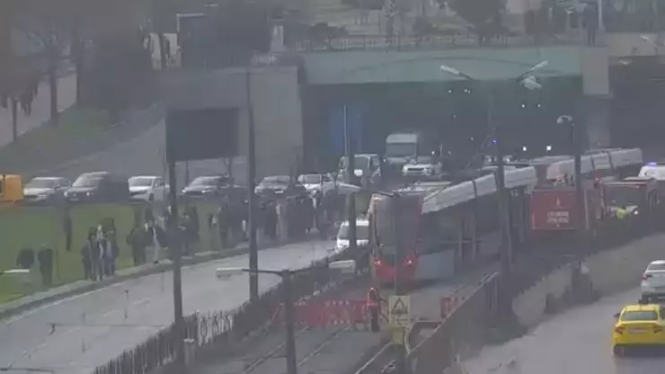 Topkapı'da Bir Kişiye Tramvay Çarptı