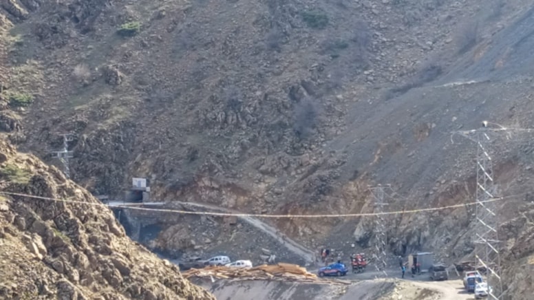 Elazığ'da Krom Madeninde İşçilerin Üstüne Taş Düştü: İki İşçi Yaralı