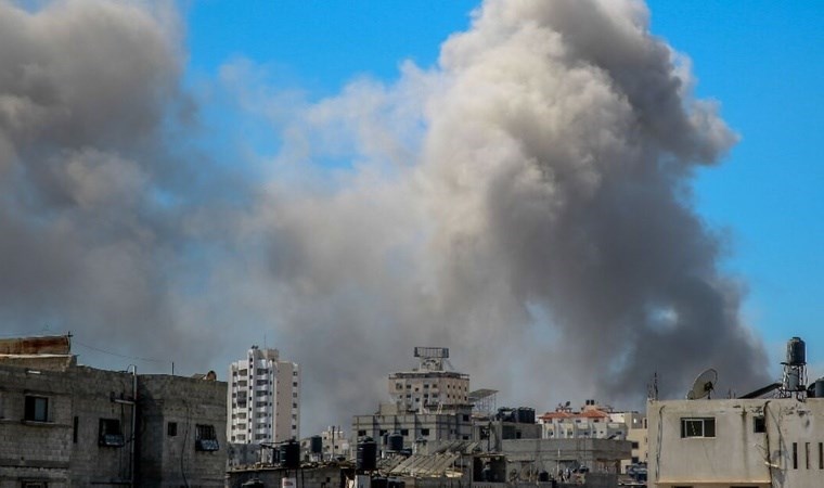 İsrail Ordusu Gazze'de Şifa Hastanesi Yakınlarında Aileye Ait Eve Saldırı: 30 Ölü