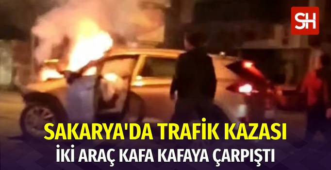 Sakarya'da SUV Araçlar Kafa Kafaya Çarpıştı